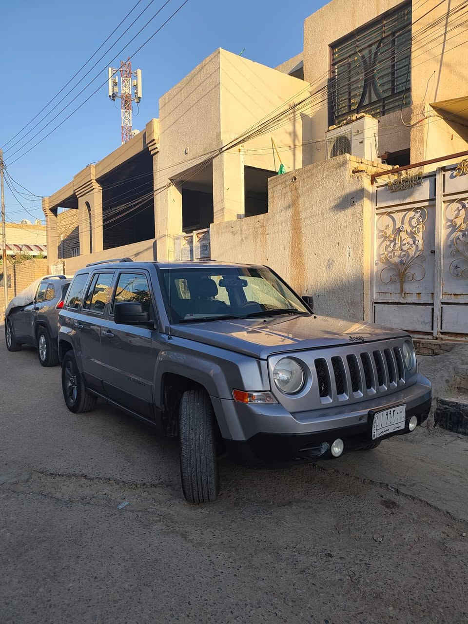 سلام عليكم 
جيب باتريوت
مكينة ٢٠٠٠ السيارة ما مبدل بية شي
ماشية ٩٨ باسمي ٢٠١٦ السعر ١١٠ وبيها مجال حق الجية
‏‪***********‬‏ مكان سياره ميسان
