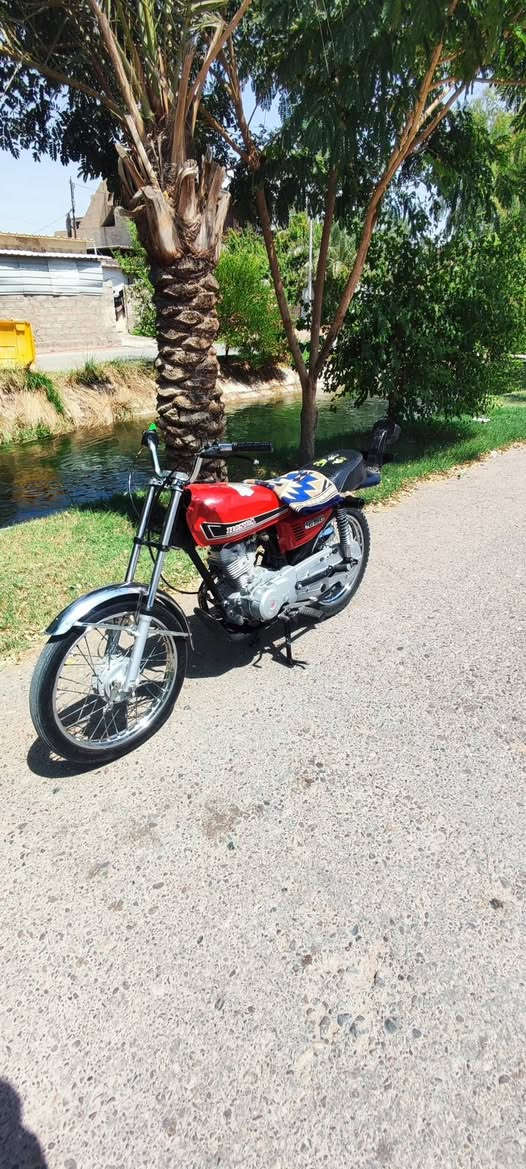 سلام عليكم نامه شلامجه لبيع مابيه اي نقص شقل وطلع مستعجل عل بيعه السعر 350 وبيه مجال العنوان ديالى شهربان الستفسار واساب/***********
