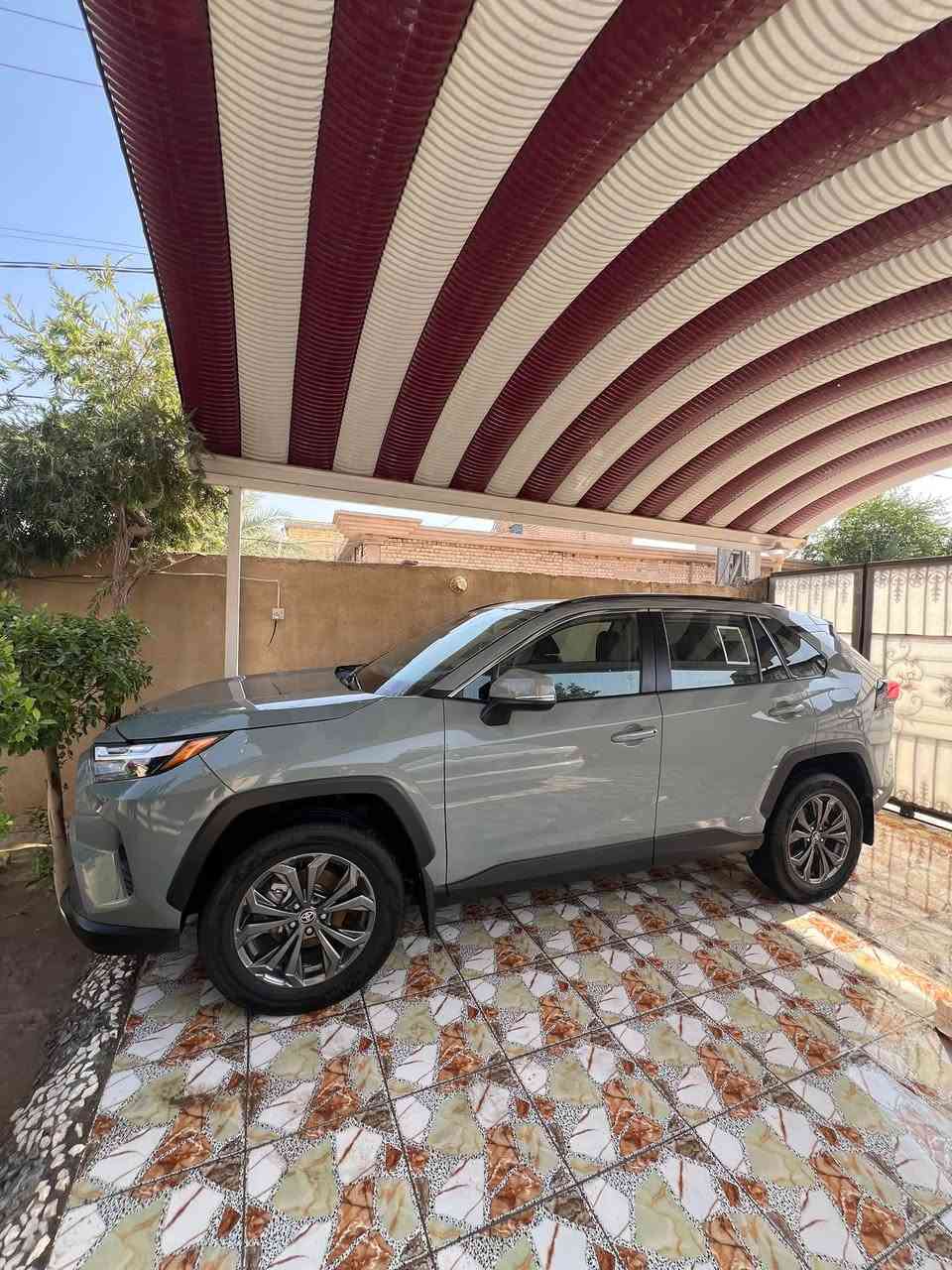 السلام عليكم
للبيع تويوتا RAV هايبرد 2022

🔹 الفئة: XLE Premium
🔹 المحرك: 4 سلندر 2.5 لتر هايبرد
🔹 النظام: هايبرد بنزين + كهرباء
🔹 الدفع: رباعي AWD
🔹 القير: أوتوماتيك إلكتروني هايبرد
🔹 القوة: 219 حصان
🔹 المقاعد: 5 ركاب
🔹 الداخلية: جلد صناعي فاخر
🔹 مقعد السائق: كهربائي 8 وضعيات
🔹 فتحة سقف كهربائية
🔹 باب خلفي كهربائي
🔹 مكيف أوتوماتيك ثنائي المناطق مع فتحات خلفية
🔹 شاشة متعددة الوسائط مع دعم نضام كار بلاي واندرويد اوتو 
🔹 كاميرا خلفية
🔹 مثبت سرعة متكيف
🔹رادارات امامي وخلفي +نقطة عمياء
🔹 تحديد مسار 
🔹 مصابيح أمامية LED
🔹 جنوط ألمنيوم قياس 18 انج
🔹 نظام قيادة اقتصادي وسبورت وتريل
🔹هاند بريك بصمه اوتو هولد 
🔹شاحن لاسلكي 
🔹

📌الممشى 78 الف وارد امريكي حادث تبديل بنيد وجاملغ يمين صور الحادث تفضل على الخاص مع السونار

💵السعر 210 وبيها مجاال 

📍الموقع / الانبار -قضاء الكرمة 

☎️رقم تلفون /‭***********‬
