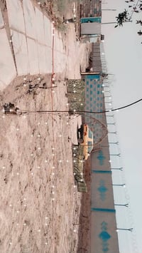 دونم للبيع يحتوي على ٣ بيوت ومضيف معزول مع الخدمات العنوان الاصلاح مقا...
