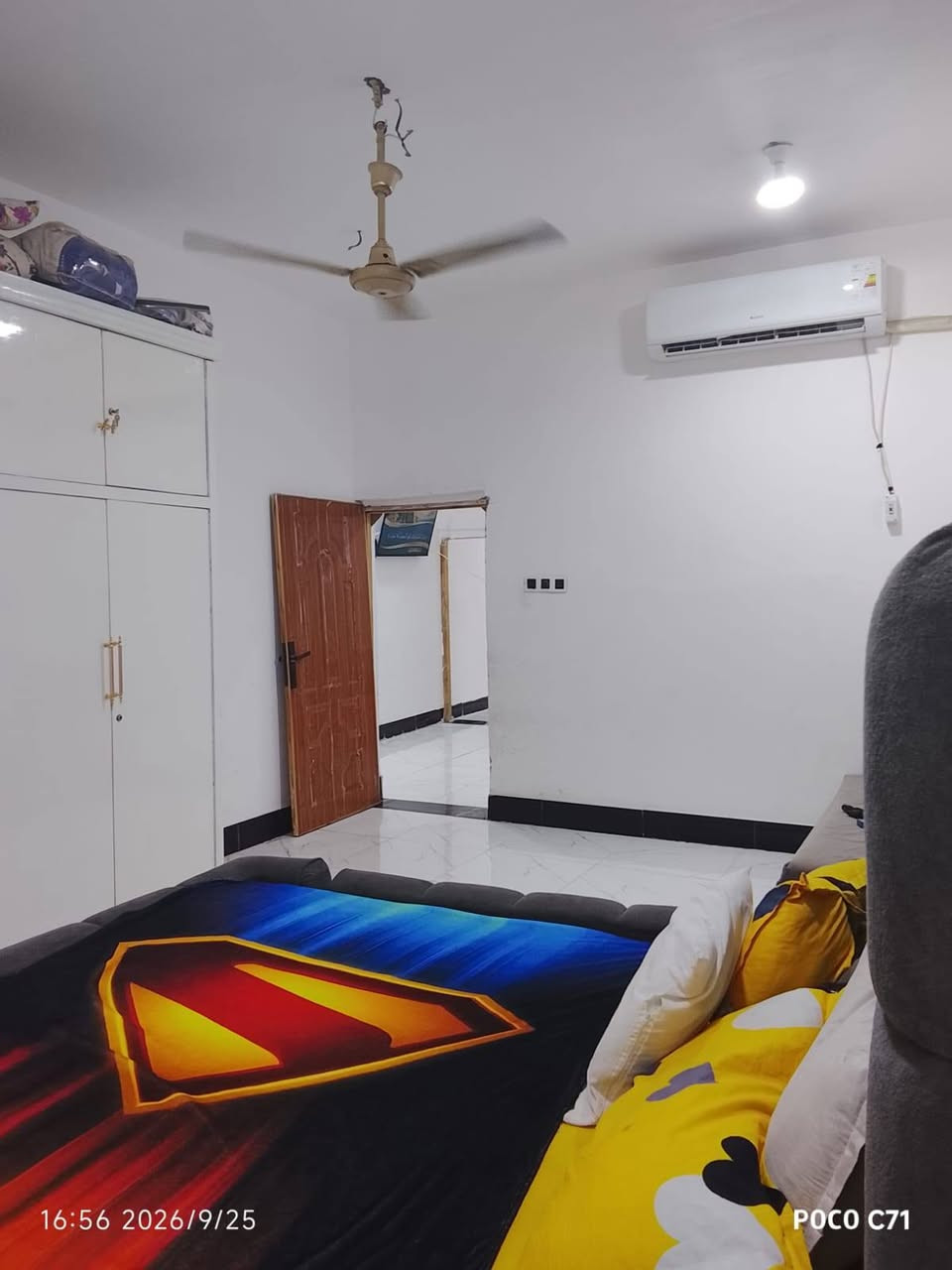 السلام عليكم بيت للبيع الحبيليه الثانيه على الحلو يم ال نياز مساحه 260 مبني 130 ومتروكه 130 بناء البيت غرفتين وصاله ومطبخ ودوانيه البيت جاهز بناء البيت بلوك السعر 47 مليون رقم ***********

نص مكتوب في الصور:
- 16:57 2026/9/25 POCO C71
- 16:56 2026/9/25 POCO C71