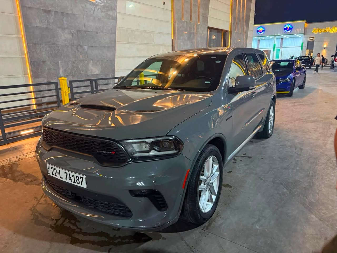 دورانجو R/T 2021 خليجي 🇦🇪
🔹 مكينة 5.7 HEMI V8
🔹 قوة 360 حصان
🔹 قير أوتوماتيك 8 سرعات
🔹 ماشيه ٦٥km 
🔹 7 ركاب
🔹 فل أوبشن
🔹 جلد + تبريد وتسخين مقاعد
🔹 شاشة وسطية كبيرة + Apple CarPlay / Android Auto
🔹 كاميرا خلفية وحساسات
🔹 مثبت سرعة
🔹 تشغيل بصمة + دخول ذكي
🔹 فتحة سقف
🔹 جنوط R/T
🔹 تحكم بالمقود
🔹 تكييف ثلاثي المناطق
🔹 خليجي، نظيفة جداً المكان بغداد ‭

للمهتمين ‭***********‬
