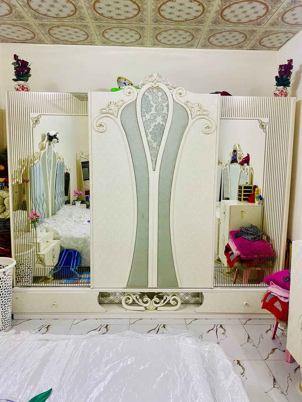 غرفه نوم ملكيه • ٩ قطع • نظيف