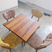 ميز طعام • صاج اصلي • ٤ كراسي