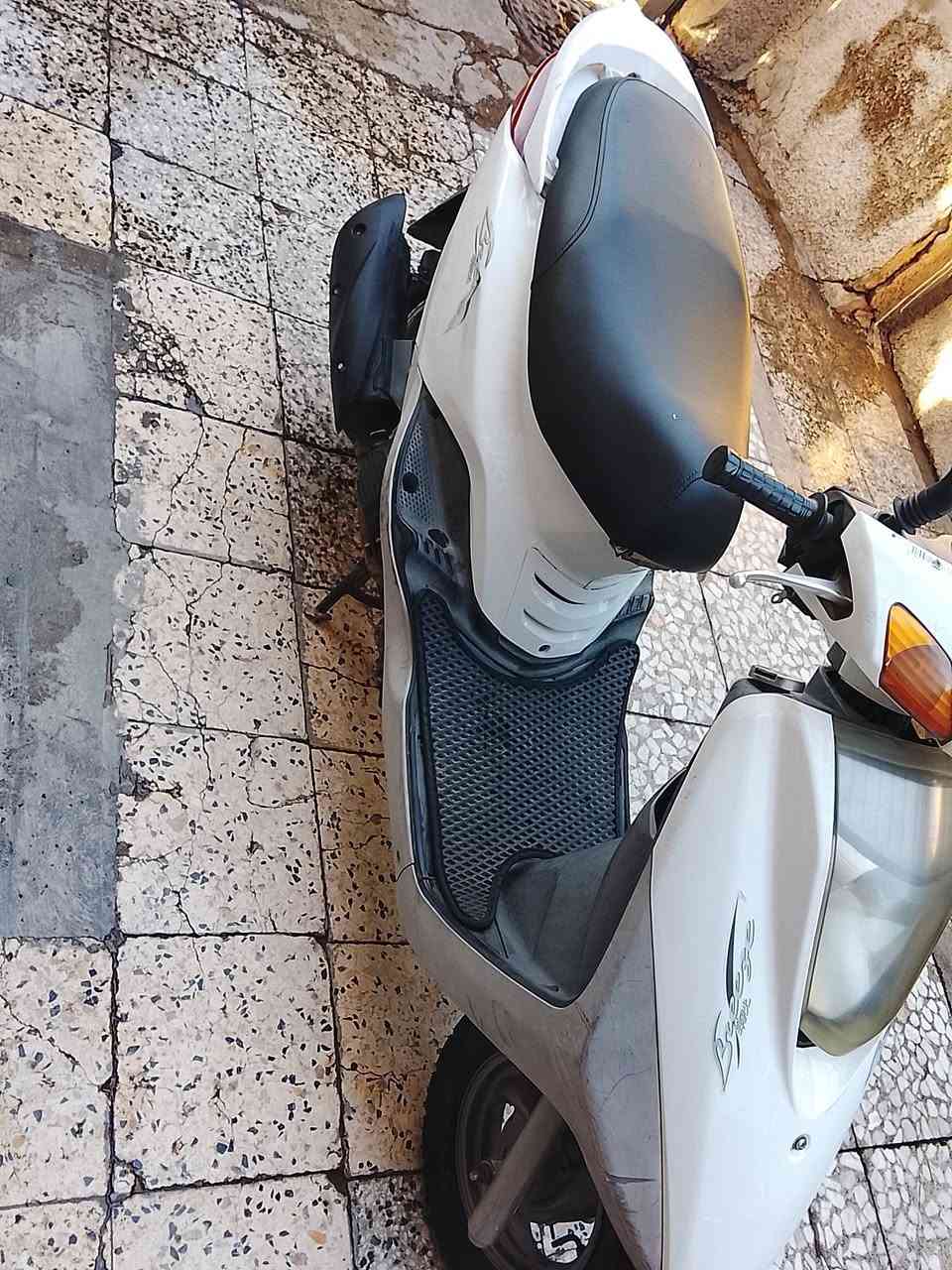 السلام عليكم دراجة فريز  لبيع ب 650 وبيها مجال 
المكان بغداد الجديدة الاتصال ع الرقم ***********

