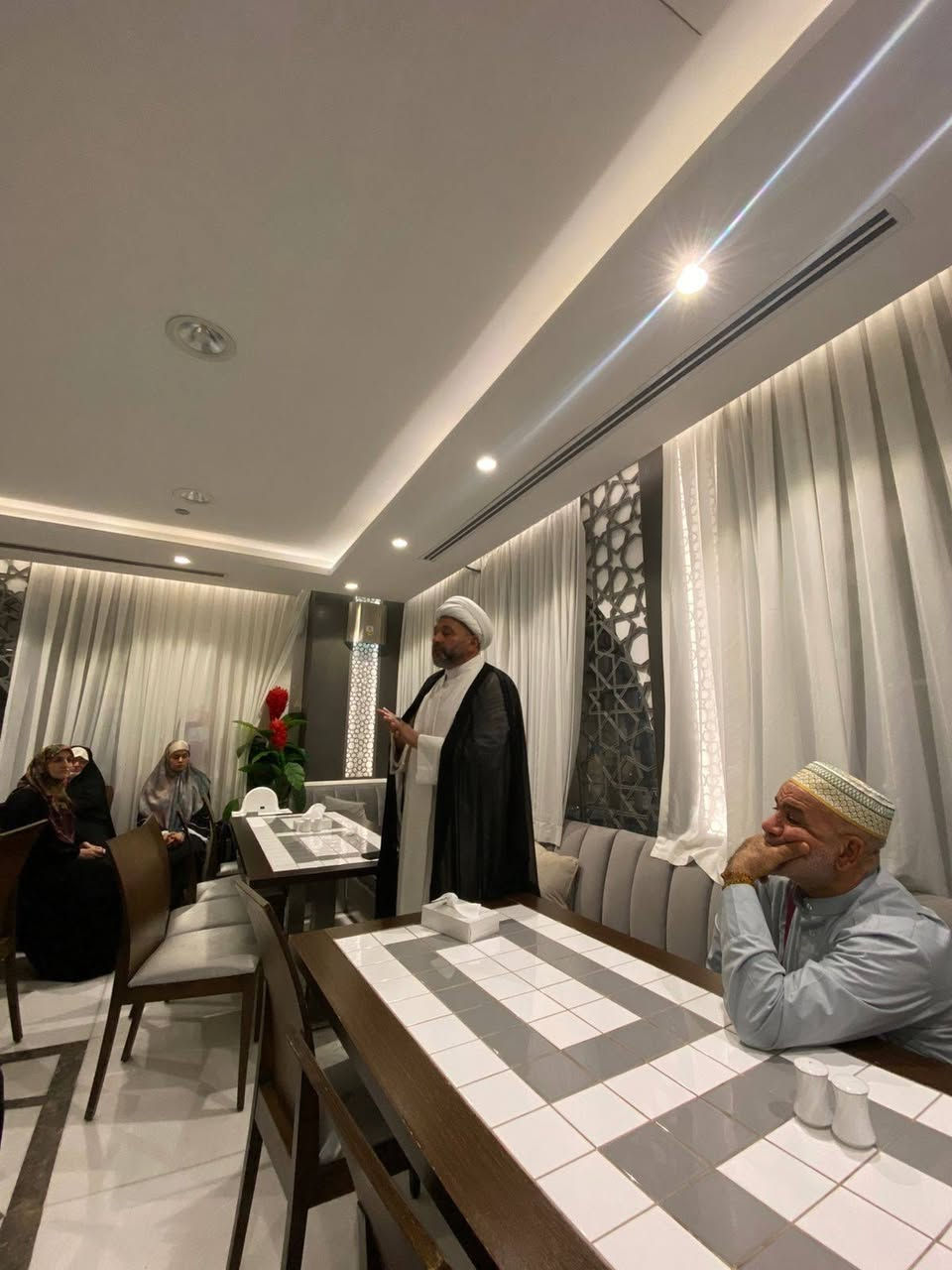 للتوثيق الصوري لحملة المستجار للحج والعمرة والزيارة رحلة شهر ربيع الاول بتاريخ  8/28  محاظرة الارشاد الديني وبيان اعمال العمرة المفردة  وتطبيق عملي للوضوء والقراءة الصحيحة للسور  القرانية في الصلاة
رحلاتنا القادمة بتاريخ 
9/8.    وبتاريخ 9/18.  ان شاءالله 
للحجز والاستفسار. ***********.   ***********
