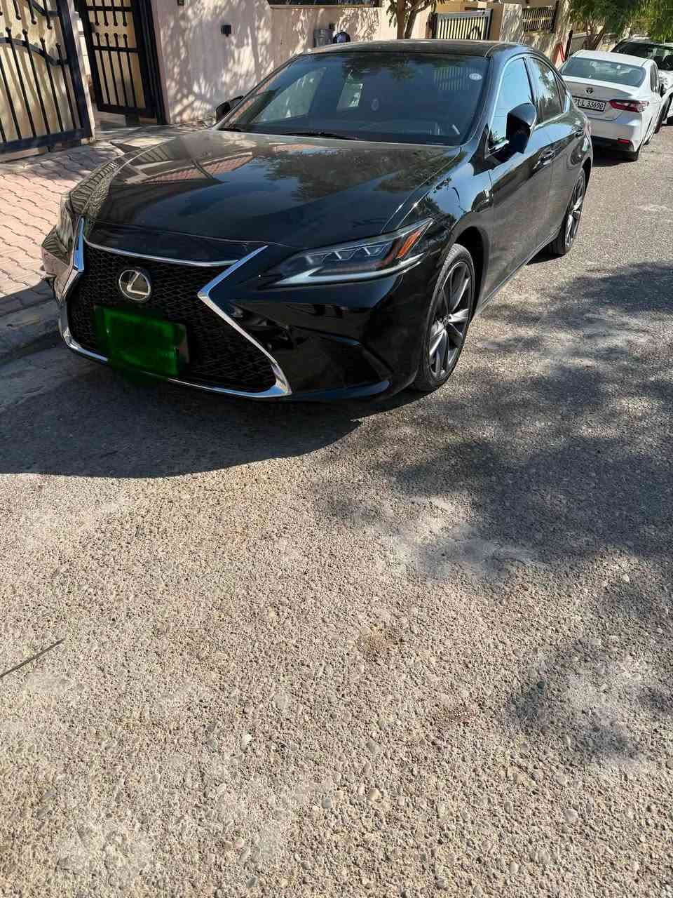لكزز Fسبورت ٢٠٢٠  ES 350 سته سلندر ماشيه ١٠٠  رقم اربيل  بيها بونيد صبع مكانين bdr طرف السكن  كير مكينه شرط  فول مواصفات داخل احمر  مكان السياره كركوك تحويل نفس اليوم سياره بدون ايرباك  شرط والفحص مالها بالمشور 
السعر ٢٦٠ ورقه 
***********
***********
