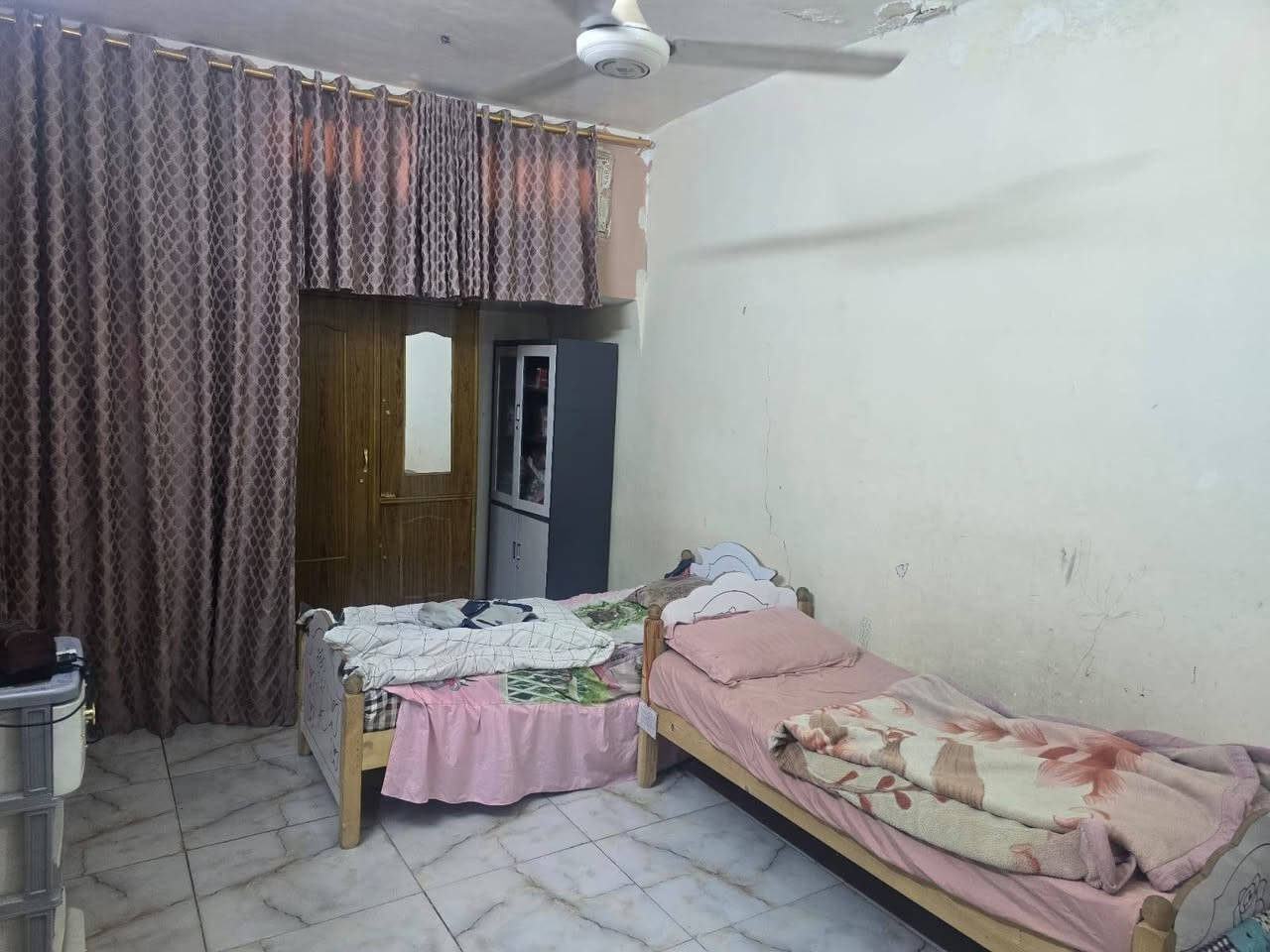 بيت للبيع حي لأمين مساحته 150 م بناء ٢غرف وصاله ومطبخ واستقبال وحمام طارمه حلوه تفاصيل أكثر على رقم *********** واتسب

