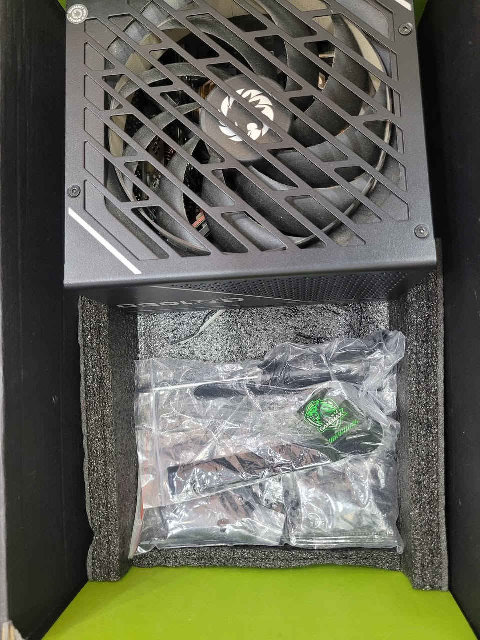power supply 1050w
من شركة gamemax
gt-1050w
 https://youtu.be/RrkcVeSi5XM?si=UcbiyJ0ISCld5kkm
هذا الفديو اختيار حقيقي للبورسبلاي
باسوء الضروف و تحمل فوق 1400w

سعره 65 مع التوصيل 

***********
بغداد الحميدية بغداد, العراق

نص مكتوب في الصور:
- ELY PC USED. TESTED. TRUSTED. GAMEMAX GX RAMPAGE POWER SUPPLY HIGH PERFORMANCE | STABLE POWER | BUILT TO LAST PCIe 5.0 Ready ATX 3.0 Ready 120mm ML Fan Ultra Quiet 1050W Total Power 80 PLUS Gold Efficiency Full Modular Cable Design STAY COOL STAY ALIVE GAMEMAX POWER YOUR NEXT MOVE