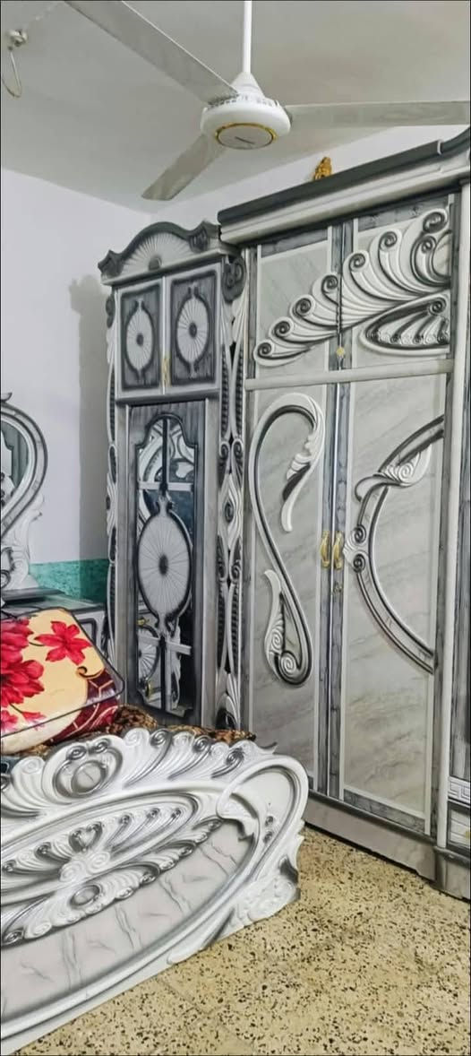 غرفة أخشاب • استعمال قليل • نقل