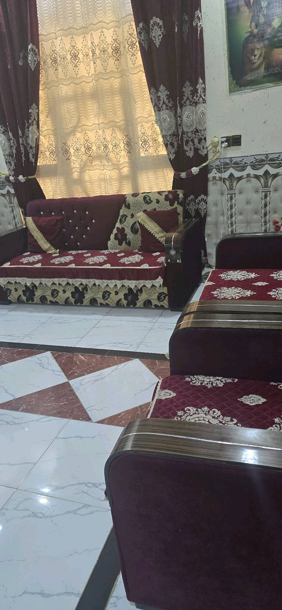 السلام عليكم ورحمه الله وبركاته تخم للبيع مع مفرش قماش اصلي الصراحه التخم ما بي اي ضرار يجي الشراي ايشوفه إذا طلع بي اجيبله واحد جديد مع الملاحضه التخم تسكام قوي كلش السعر 300الف وبي مجال العنوان كوت منطقة الكارضيه