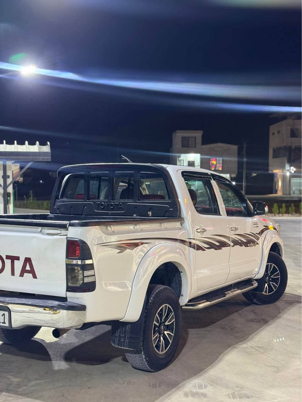 مـــەرزیــــە ٢٠١٢ toyota hilux 4X4
سەرەتا بە ناوی خوای گەورە 
مەرزیە ٢٠١٢ بــــتـــڵ
ناو سور 
سەیارەکە بێ بۆیاخە پارچە رەشە لەسر ساغ بە شەرت بێ بۆیاخ 
تەنها تۆزێکی حارەبانەکەی لای سایەق ساردە ئەویش لە وێنەلان دا دیارا 
٤ تایەی لۆکە ٢ مانگە بەستراوە 
تەبرید لەسەر سویچ 
گێر و مەکینەی بە شەرتی ١٠ فیتەر تەنها قەپاغی سەر مەکینەی کراوەتەوە 
سەیارەکە تەنها ١٧٧ هەزار رۆشتوە حەقیقی 
سەیارەکا هی مالی خۆمە و مەعرەز نیە.و عەزێت نە دراوە 
نمونەیە لە جوانی مالی دۆستە 
رەقەم و سەنەویشی نوێیە 
سعرەکەشی ١٧٥ وەرەقە و مەجالێلی زۆر زۆر کەم 
چونکە سەیارەکە نمونەی جوانیە 
ژم***********
*********** رانية, السليمانية

