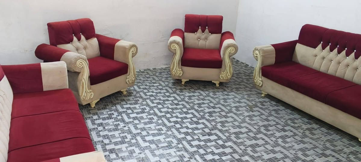 السلام عليكم 
تخم 8مقاعد للبيع نضيف جدا كل ضرر ما بي  السعر 175 قفل  المكان كربلاء حي العامل ويوجد توصيل للاستفسار ***********
