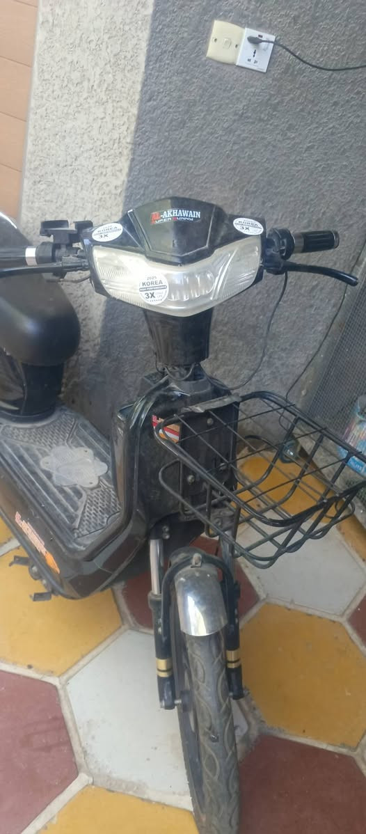 للبيع دراجه شحن طفت وما اعرف شنو عطلها السعر 150 للستفسار ***********
