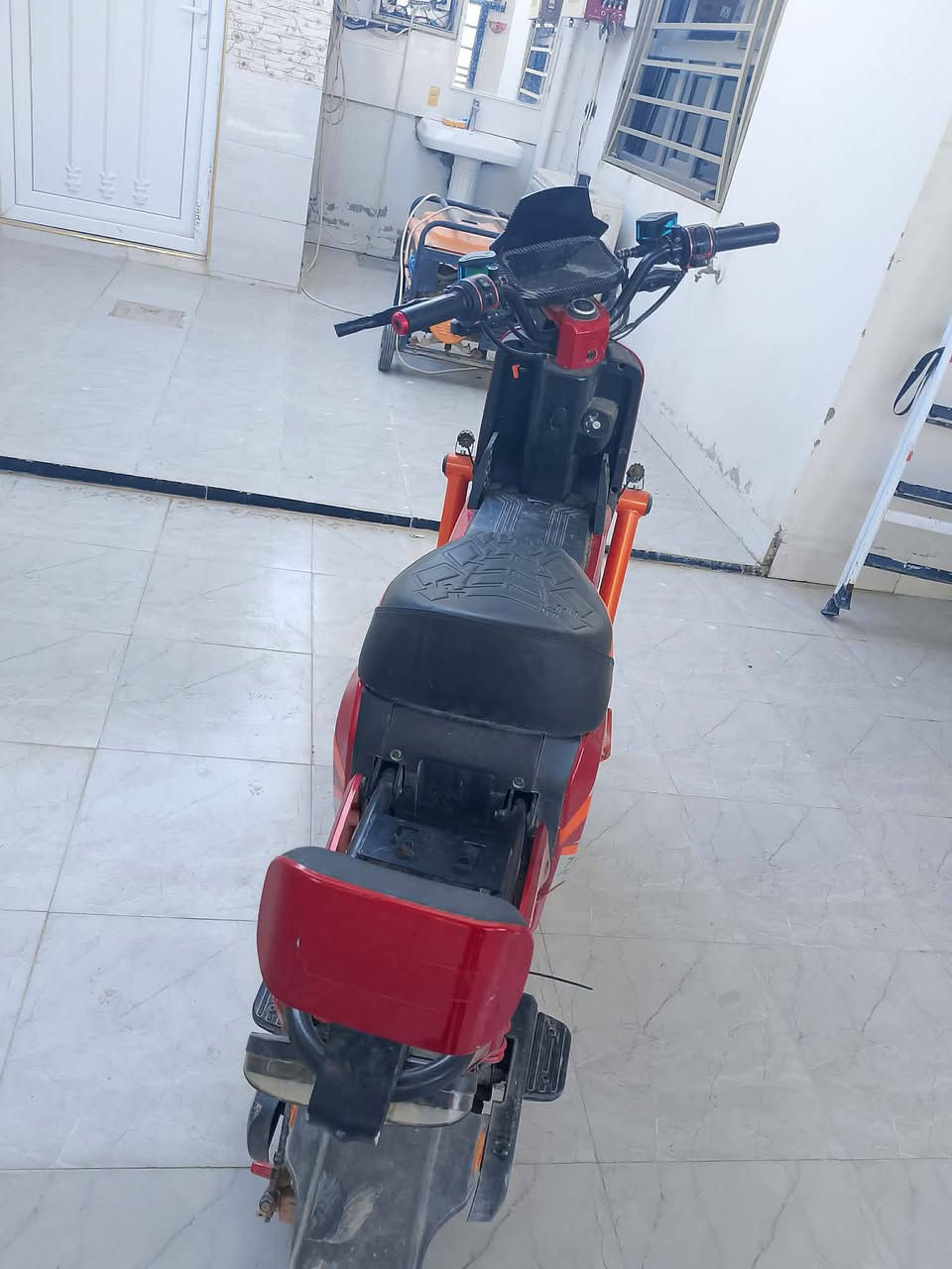 دراجة x900  شحن . استخدام شهرين كلش قليل ماشية ..
يعني بطاريات اخو الجديد. تشغيل بصمة وسويج كلش نضيفة السعر 450 وبيها مجال للشراي .. تواصل ‏‪***********‬‏

