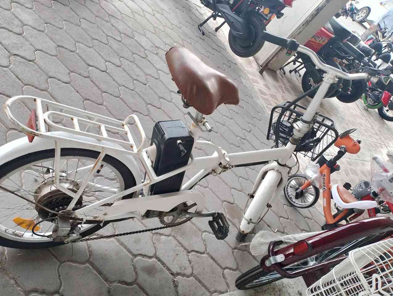 سلام عليكم ورحمة الله وبركاته اخوان بايسكل طباكي باله شحن ياباني كامل وجاهزه للبيع سعرها ٢٣٥ الف مكازي كركوك  وبيها مجال لاستفسار اكثر ***********

