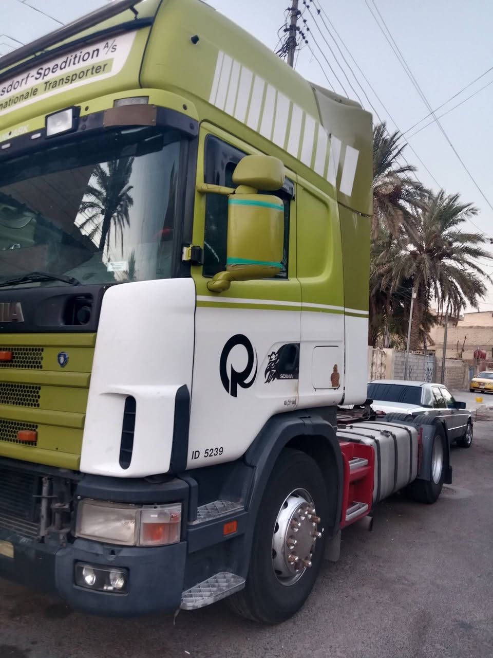 سلام عليكم سكانيه راس وعربانه 420 انجكتر خطين مديل 2003 سيار جاهزه للعمل السعر 225 $ رقم الهاتف***********
