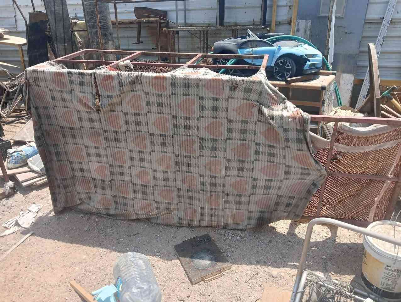 السلام عليكم محجر للبيع قوي ونظيف ما ابي اي خياس العنوان بصره جزيره الشراي يخابرني ويتدلل ***********
