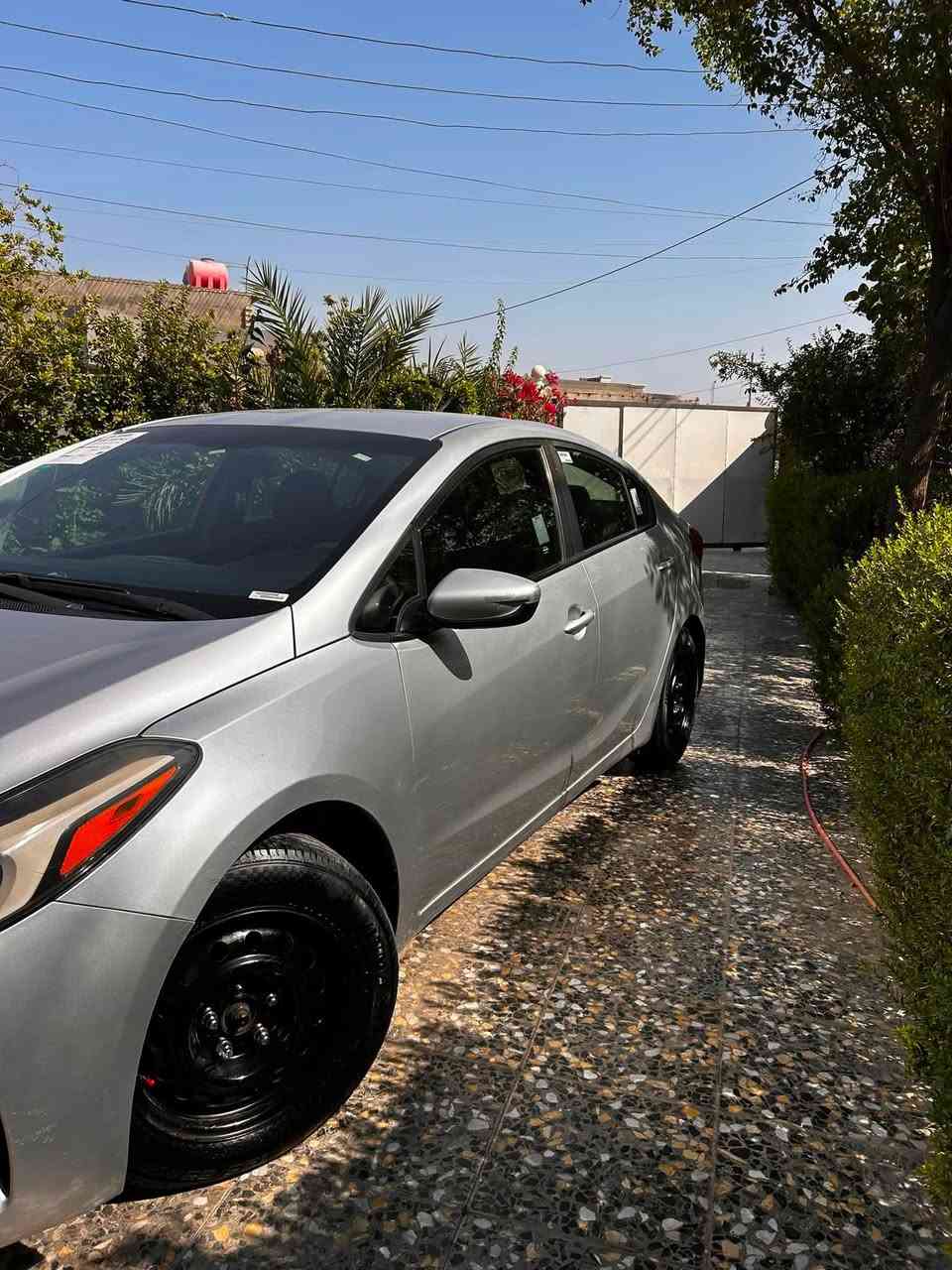 كيا فورتي موديل 2017ليبل واحد
وارد امريكي حادثها جاملغ خلفي فقط بدون ايرباك 

مكينة 2000 دوش

كير at المرغوب

السيارة جديده بمعنى الكلمه

شاشه بلاديه+ كامرة

تحكمات ستيرن جهتين

3 وضعيات قيادة 

كشنات  جديده 

منظومة تبريد جديدة

بجم كبس 

تخم تاير جديد 

صدر امامي خلفي جديد 

تراي مال زيرو

السيارة بأسمي تحويل ثاني يوم

السيارة كاملة متصرف عليها شي

السعر 116 $$بيها مجال

مكاني بغداد

***********

‭***********‬
