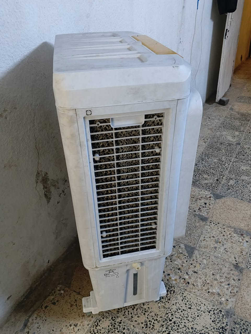 السلام عليكم للبيع نضافه 100/100 سعرها 125مكان بغداد مدينه الصدر ***********
