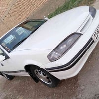 السلام وعليكم دايو برنس موديل1994 الون ابيض .....  رقم بغداد بسمي الدو...