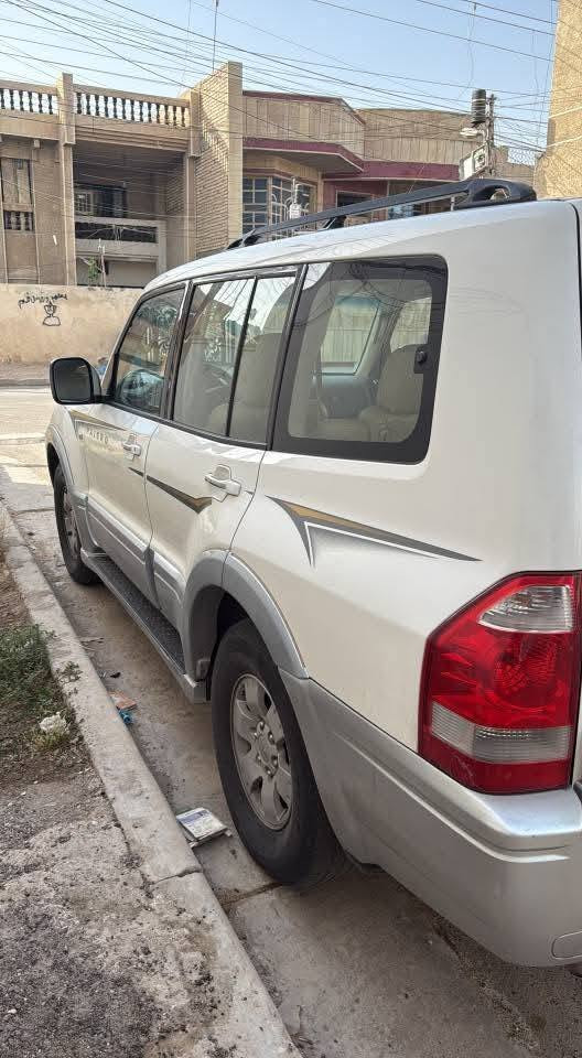 السلام عليكم للبيع باجيرو مديل 2005 
لا صبغ ولا ضربه ولا تبديل 
تبريد كير مكينه خير من الله 
داخل جدديد 
رقم سليمانية 
كامله دون اي نقص شغل وطلع 
السعر 80 وبيه مجال بسيط للشراي *********** بغداد, العراق
