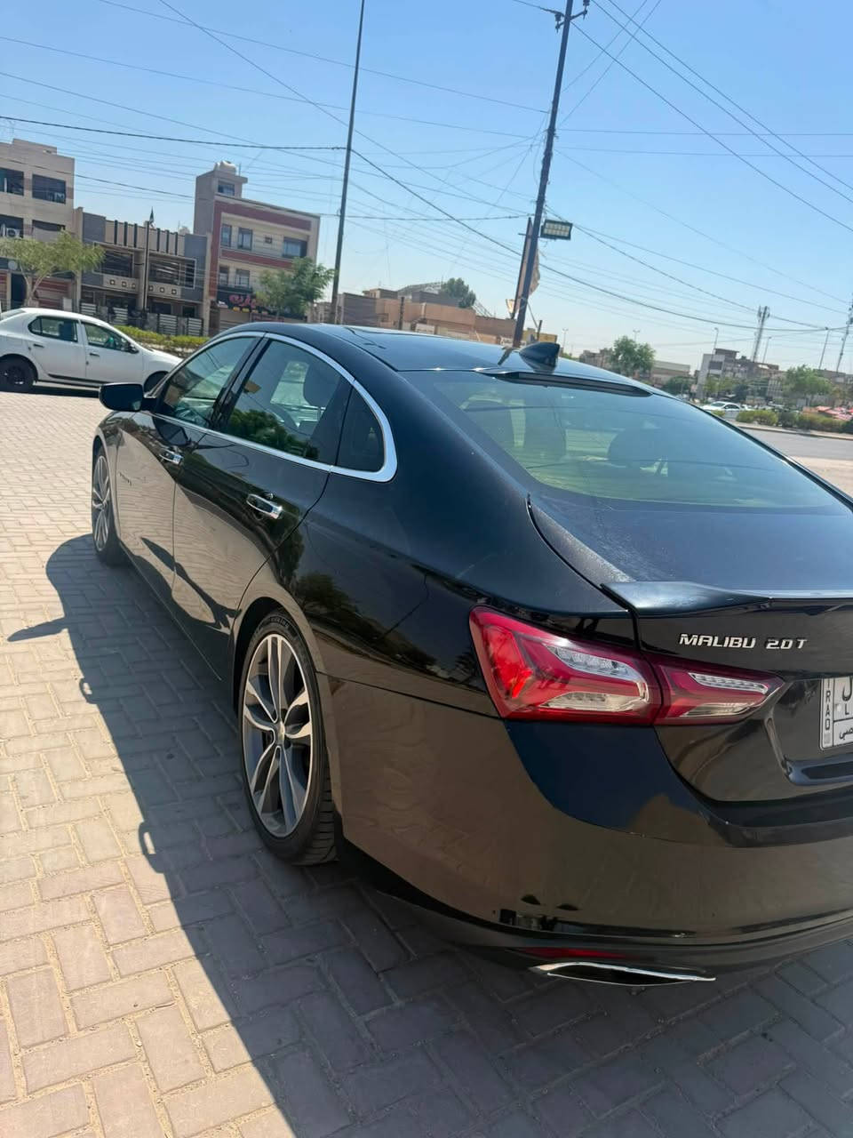 " السلام عليكم "
للبيع شيفروليه " ماليبو " (( برمير )) 

محرك 2000 تيبربو

_  موديل { 2020 } 

_لون اسود   

_فئة برمير فول مواصفات

_ سستم صوت BOSE + دمام خلفي 

_عدادات ديجيتال + ترحيب 

_ انارة محيطيه بالدشبول والابواب بلاديه 

_ داخل جلد اسود 

_ ستيرن جلد تطريز + تدفئة بالستيرن 

_ كشنات اماميه 2 كهرباء 

_ كشنات امامية تدفئة +(( تبريد ))

_كشن السائق خزن ميموري 3 وضعيات 

 

_ لايتات 3 عدساد LED بلادي 

_ بكلايتات لد

_ مداخل شحن خلفيه 

 

_كامره خلفيه دواره 

 

_هاند بريك بصمه

_اوتو ستوب 

_بصمه تشغيل وابواب وصندوك

_تشغيل عن بعد 

_لد امامي نهاري 

_ تبريد منفصل + قطعتين تبريد 

_شاشة كبيرة تدعم نضام ابل كاربلاي + اندرويد اوتو(واير ليس) + جميع اعدادات السيارة 

_ تحكم بالتبريد والمناخ من الشاشة 

_ماشيه 89 ميل 

_حادث السيارة دعاميه وبنيد. بدلتة جديد  لان الصبغ مفطر بس يرادلة بخ

السعر 115 بيها مجال قليل  

 _مكاني بغداد حي الجهاد 

للبيع او مرواس 

            ***********☎️
