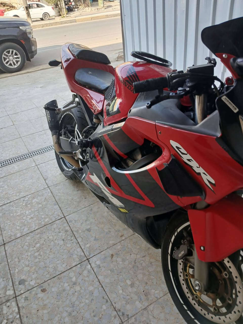 f4i • ٦٠٠ • مكينة زبد