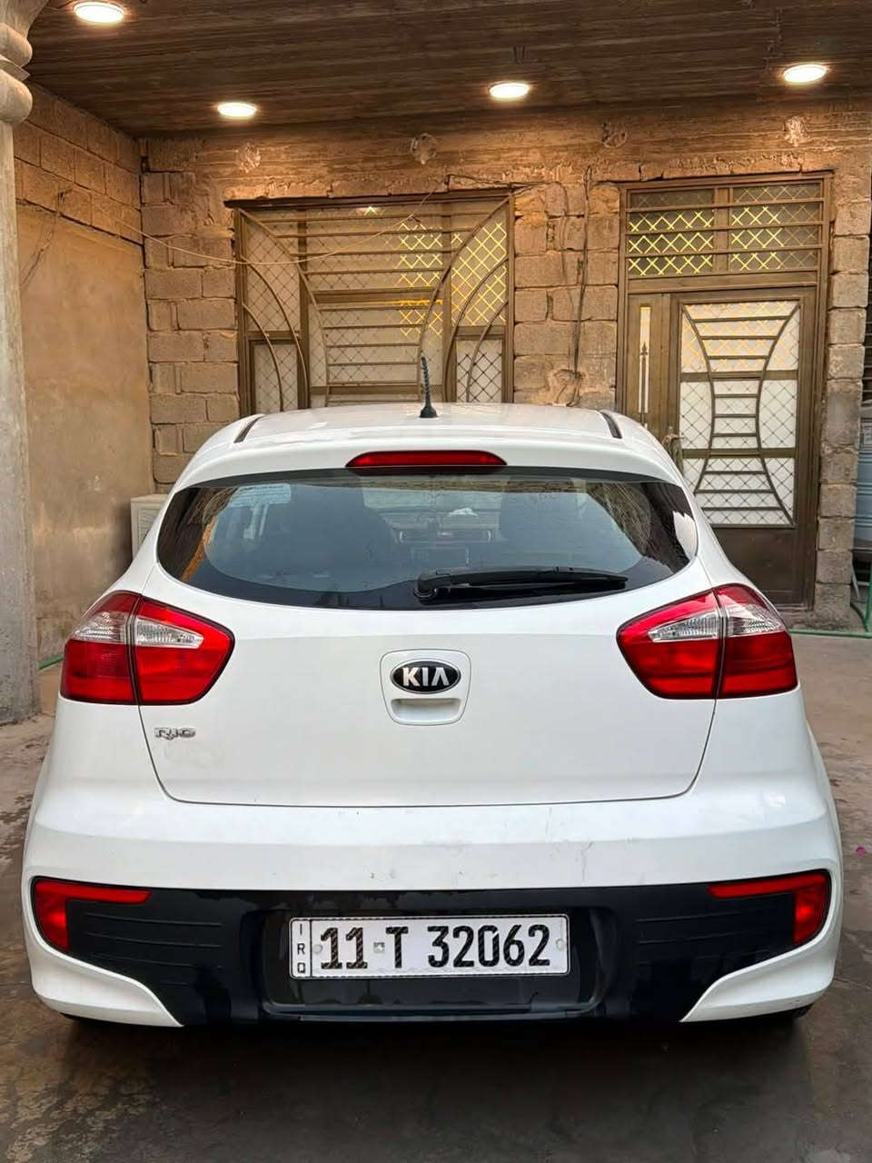 السلام عليكم 
كيا ريو ٢٠١٧ خليجي 
محرك ١٦٠٠ دوش
السياره كفاله عامه من الصبغ ، محرك ، كير تبريد  
رقم الدولي الجديد
ماشيه ٧٧ الف 
السعر : ٩٥ ورقه وبيها مجال بسيط 
للاتصال : ***********
