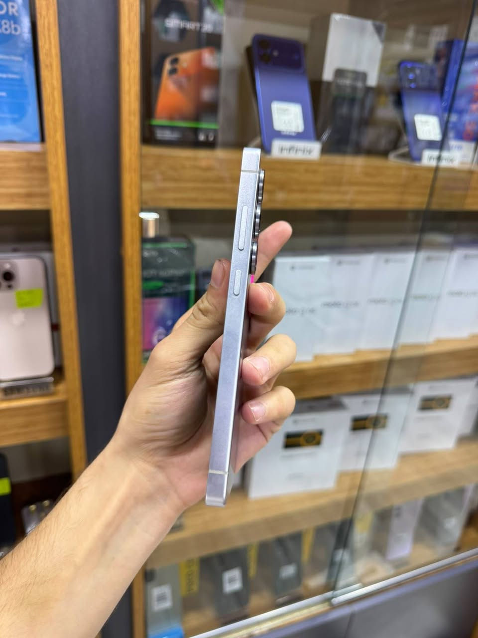 السلام عليكم ورحمة الله وبركاته
توفر جهازين s25 ultra 1 Tera أجهزة نظيفة جدا واضحات بالصور شرط الفحص كراتين وملحقات كاملة 
سعر القطعة مليون و325 الف من الاخير 
 يوجد توصيل بغداد ومحافظات باعتماد حصرا  
او تجي انت تاخذة
للتواصل خاص او واتس اب ***********
ربي يرزق الجميع
