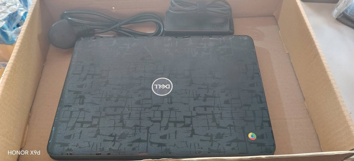 💻 لاب توب Dell Chromebook (شاشة لمس Touch) للبيع - بحالة ممتازة وبطارية قوية!
​جهاز عملي وسريع جداً  شاشة لمس سلسة وممتازة للدراسة  العمل المكتبي تصفح الإنترنت مشاهدة الفيديوهات واستخدام تطبيقات Google Play.
​#المواصفات والمميزات:
​الماركة: Dell Chromebook
​الشاشة: تعمل باللمس (Touch Screen)
​المعالج: Intel Celeron N4000
​نظام التشغيل: Google ChromeOS الأصلي (سريع وخفيف جداً)
​صحة البطارية: (ممتازة وتدوم لساعات طويلة)
​الحالة: مستعمل بنظافة جيدة جداً وبدون أي مشاكل  (باله)
#تنويه
(توجد ثلاث قطع ٢ شاشة لمس و الثالثه لا )
للاستفسار موجود بالخاص ٢٤ ساعه
او واتساب  ***********
