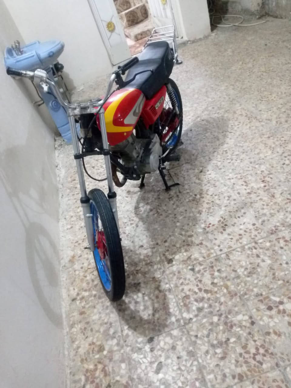 سلام عليكم  دراجة للبيع بدون مكفولة هاذ رقم صاحبهة ***********
