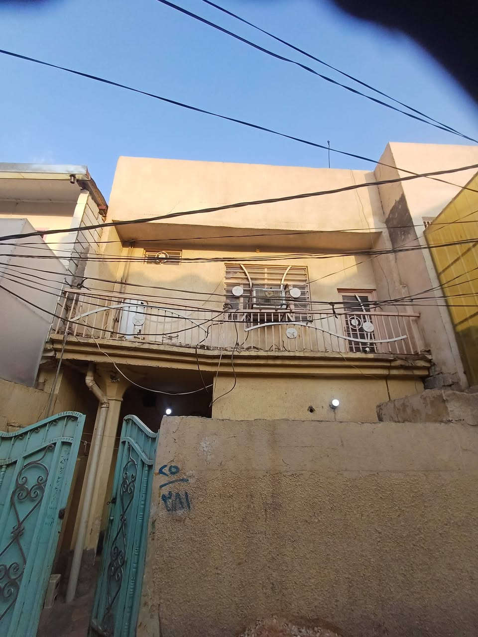 كربلاء الجاير • ١٠٠م • طابق ونص