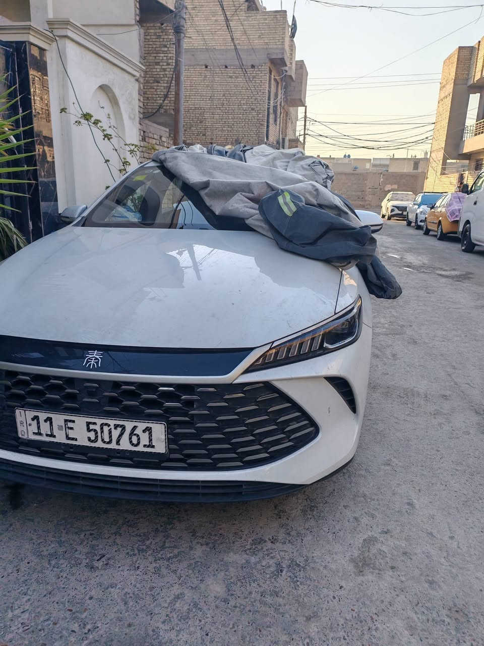 السلام عليكم بي وايدي للبيع سعر 18 و 500 
فئه جن بلاص  سياره زيرو مرقم كامله بسمي بعده بدهن شركه ما مبدل ولا مغسوله بتراب شركه داخل ابيض جلد ساره صار بيه شويه بارد بل صندوك عفته ع حطته ما مصلحه مبينه بل صور ناشر فيديو كامل رقم ***********
