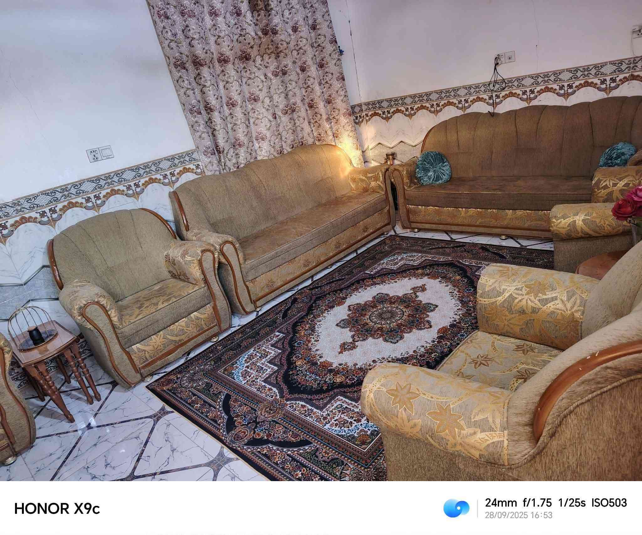 السلام عليكم
تخم عراقي تسكام للبيع نظيف السعر ٣٠٠ الف وبي مجال
١٠ مقاعد اثنين كبار والباقي اربع كراسي
الاستفسار خاص او على الرقم ***********
