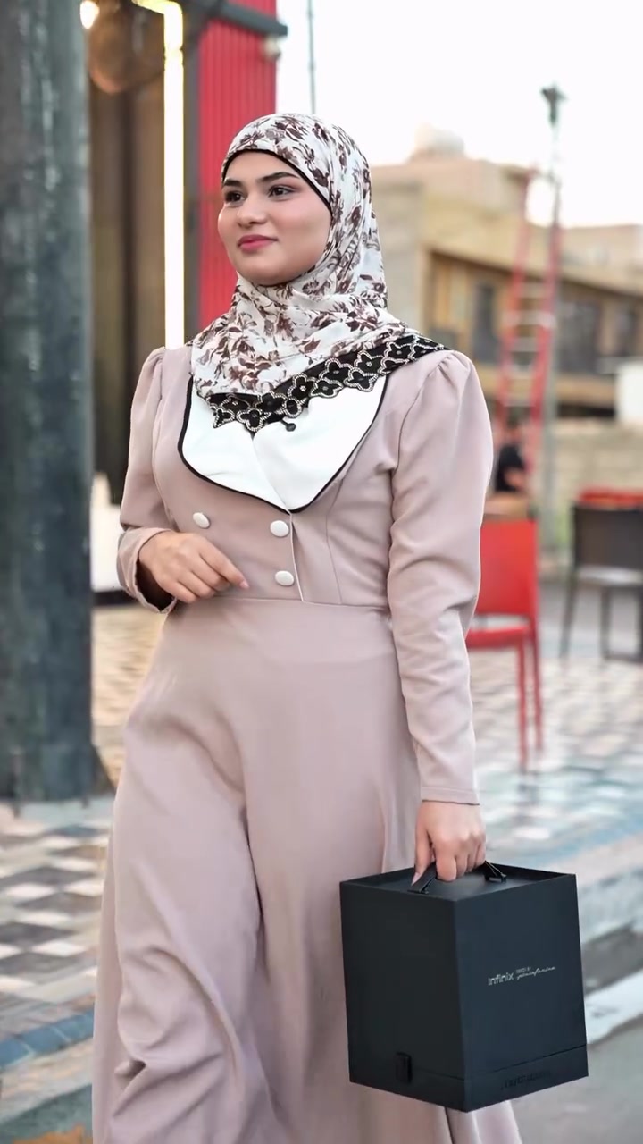 Infinix Note 60 Ultra

مو مجرد هاتف… هذا جهاز رائد بتصميم مستوحى من عالم السيارات الرياضية.

✨ بتعاون مع شركة Pininfarina الإيطالية، المصممة لعدد من أشهر سيارات Ferrari، جاء Note 60 Ultra بتصميم فاخر يميّزه عن أي جهاز آخر

 - ليش سعره أعلى من باقي أجهزة Infinix؟
لأنه نسخة Ultra الرائدة (Flagship)، بمواصفات تنافس الأجهزة العليا من الشركات الأخرى، ويقدم شاشة ومعالج وكاميرات وتقنيات شحن من الفئة الممتازة، لذلك سعره أعلى من سلسلة Note العادي

📱 أبرز المواصفات:
✅ شاشة AMOLED بدقة 1.5K وتحديث 144Hz.
✅ معالج Dimensity 8400 Ultra.
✅ كاميرا رئيسية 200MP.
✅ بطارية 7000mAh.
✅ شحن سريع 100W.
✅ ذاكرة 12GB + 256GB.
✅ يدعم شبكات 5G.

💰 🇮🇶السعر: 1,038,000

-متوفر بالتقسيط لحاملين بطاقة مصرف ( الرافدين - الرشيد -الاهلي العراقي)
-وايضاً تگدر تطلب بالتقسيط عن طريق منصة جني 🧞

-يتوفر توصيل لكافة محافظات العراق 📦🚚

📍الزعفرانية _الأربع شوارع _مجاور مطعم شاورما ونص 
-مبيعات المفرد ***********📞
-مبيعات الجملة ***********📞
-قسم الصيانة  ***********📞
-اوقات الدوام : من الساعة ⏰ال10 صباحاً الى الساعة ⏰ال12 مساءاً 

📍شارع الربيعي _قرب تقاطع مول دريم ستي _مجمع البركة
-مبيعات المفرد ***********📞
-مبيعات الجملة ***********📞
اوقات الدوام : من الساعة ⏰ال9 صباحاً الى الساعة ⏰ال6 مساءاً
