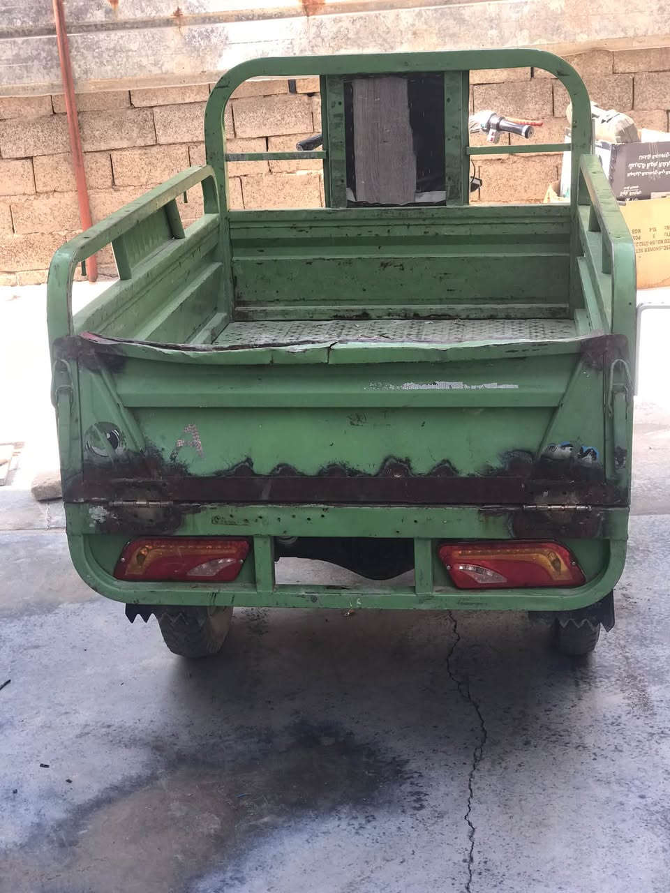 ستوته للبيع بطاريات نضيفات وكامله مكمله العنوان قرب جسر الدوار ***********
