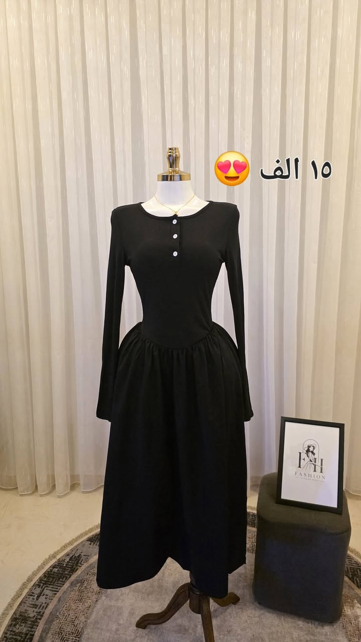 #تخفيضات 🤩
مجموعة فساتين 👗 كوالتي عالي 🔥
السعر ١٥ الف 🫠
حجز والاستفسار راسلوا الصفحة ☺️ 
واتساب #***********

نص مكتوب في الصور:
- __fatima_store 0:34 السعر ١٥
- أزياء فاطمة السعر ١٥ الف فقط 😍🔥👌