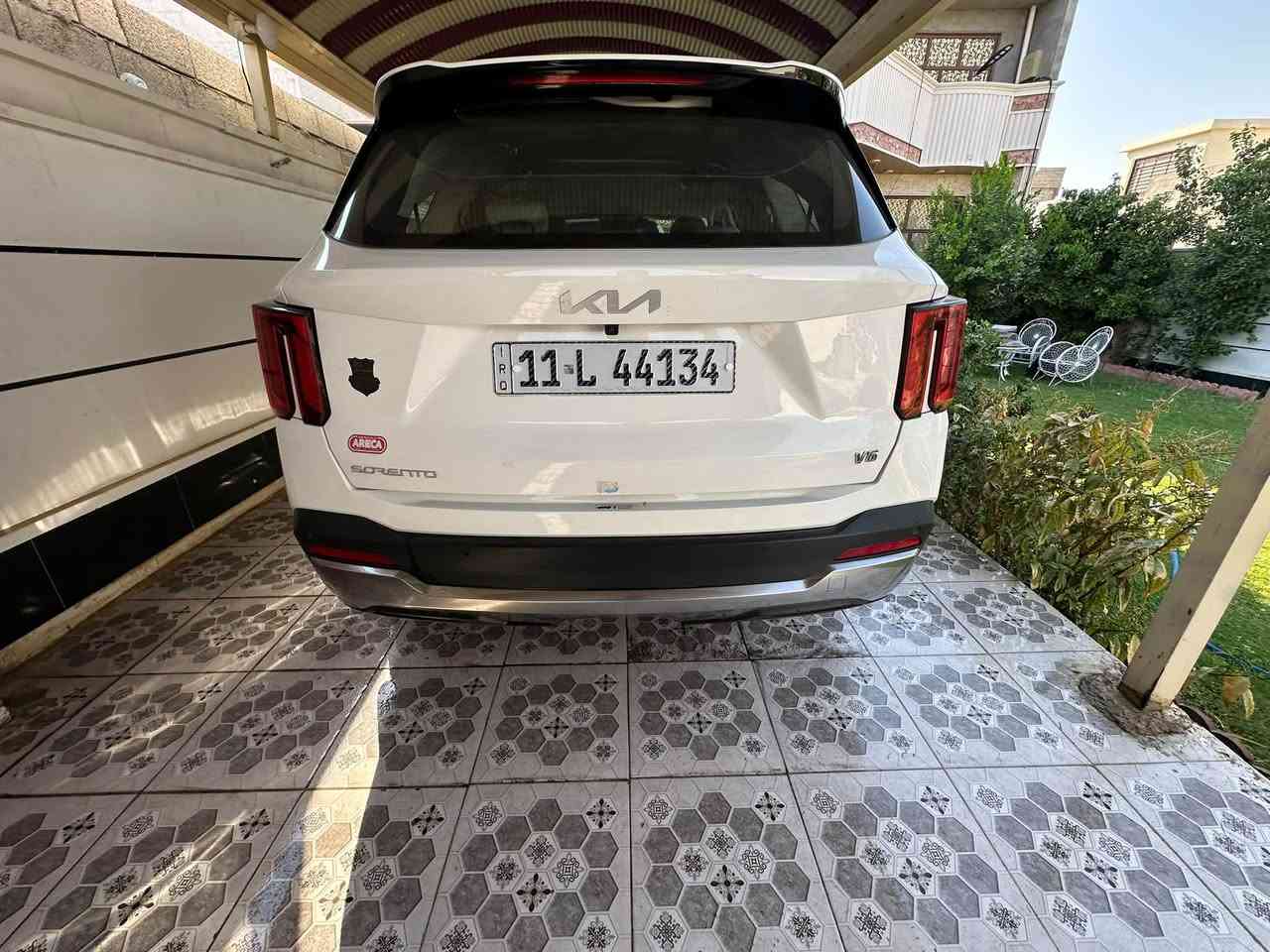 بسم الله ما شاء الله سورنتو ٢٤ جديد فول مواصفات عدا بونارما
ماشية ٦٠ ألف حقيقي بيها شخط بسيط ما مبين بالحقيقة 
فول الفول السونار مرفق بالمنشور
رقم بغداد
السعر ٢٧٠$ وبي مجال بسيط
***********
العنوان ديالى
