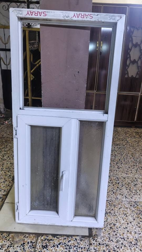 السلام عليكم.. شبابيك للبيع كلش نضيفات قياسات بالصور/كيزر حجم وسط كلش نضيف وهذا رقمي *********** كركوك, العراق

نص مكتوب في الصور:
- عرض 2 مترين 10 سم طوله 1 متر 18 سم
- عرض 1 متر طوله 1 متر 45 سم
- عرض 74 سم طوله 1 متر 62 سم