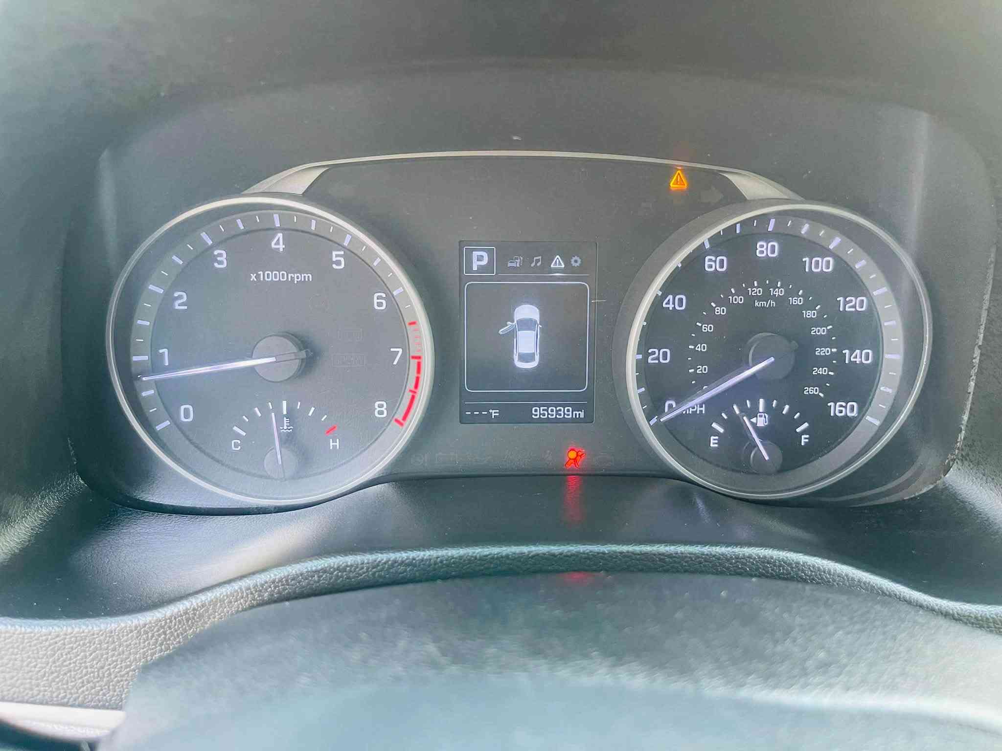 السلام عليكم
النتر 2018

رقم بابل

قطعتين صبغ

وارد امريكي 

ماشيه 96Mi

 كير مكينه حداديه تخم تايرات كله جديد

شاشه جبيره 

داخل لونين 

حساسات السعر 115 وبيها مجال 

المكان / بابل /قرب سيطره الاثار 

***********

