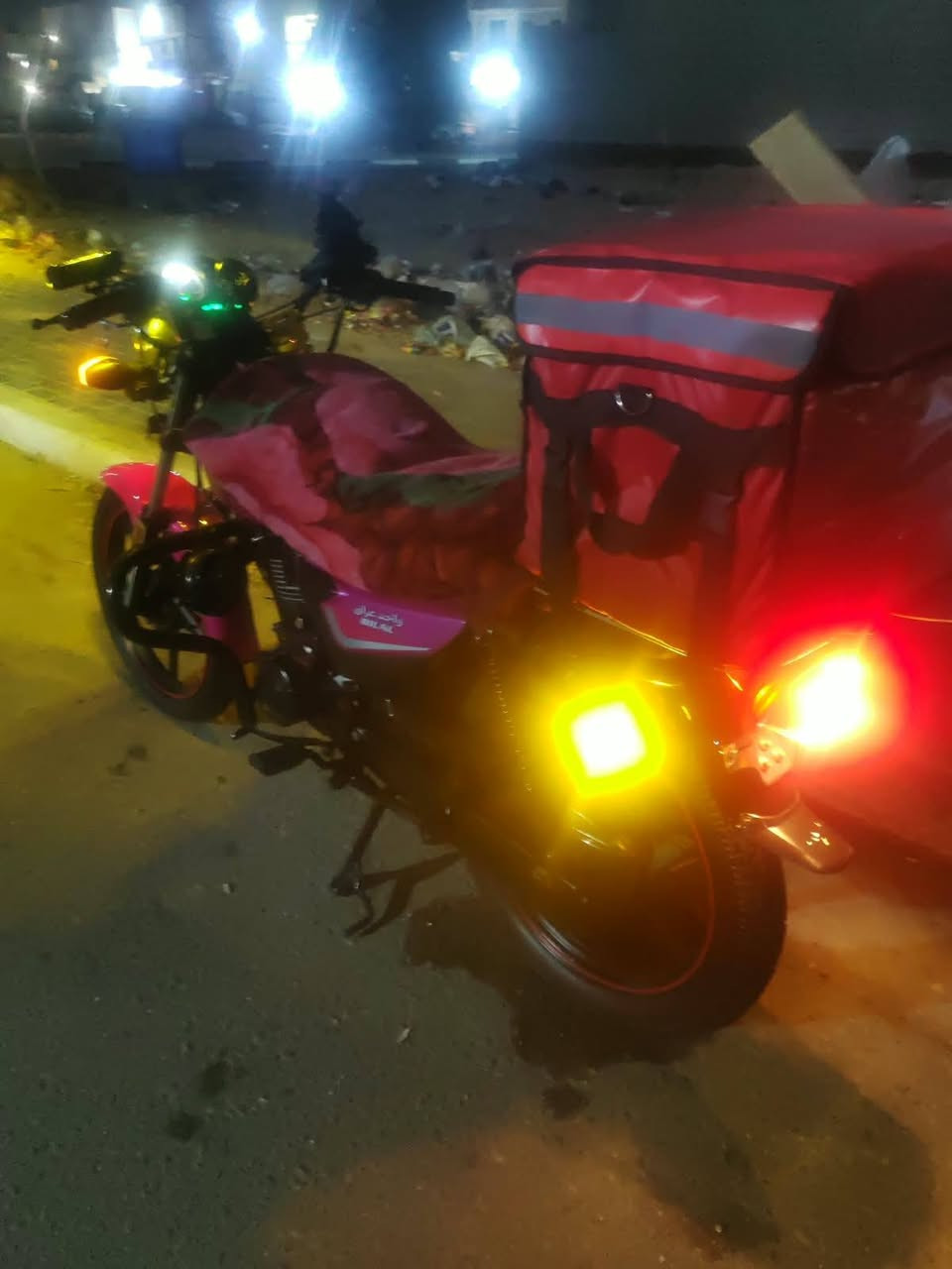 دراجه شونكوم مديل 26دراجه ما مفتوح تخبل دراجه جاهزه مجهزه شاحنه وصندوك وستان بس تاخذها وتشتغل بيها شلعه ومعدل 140 شرط اذا مو 140 رجعها مكاني كربلاء حي الوفاء قفلها مليون قفل بدون تعامل اكرر النشر بسب ناس مو شرايه مع احترامي الكم***********
