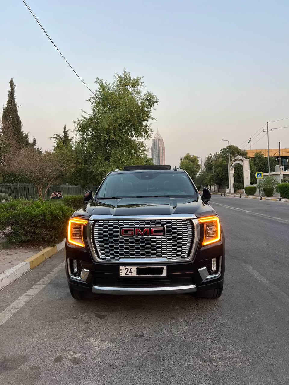 سلام عليكم
GMC Denali 2022
فول مواصفات سيارة ١/١ 
وارد امريكي 
لون سيارة نيلي غامق
قطعتين صبغ سيارة بدون دواخل 
سيارة جديد مابي مصرف 
ماشي ٩٣ الف
مكان سيارة اربيل 
سعر ٣٨٨ ورقة مجال بسيط
واتساب ***********
