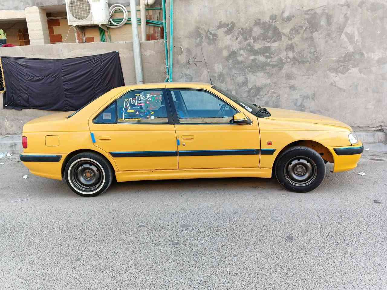 السلام وعليكم سياره بيجو بارص مديل 15 سياره نضيفه دواخل كهربائيلت كلها شغاله مكينه كيرحداده ترايك وين ما تريد سنويه تنتهي 27 شرط التحويل السعر 33 مراوس اراوس حسب القناعه ***********
