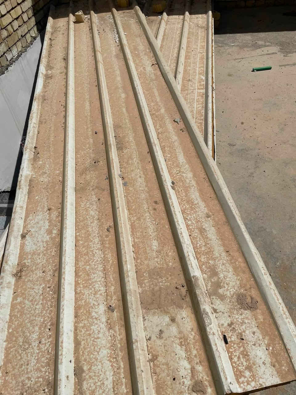 سندرج للبيع عدد ٢ طول وحدة ٤ ونص هاتف ***********
