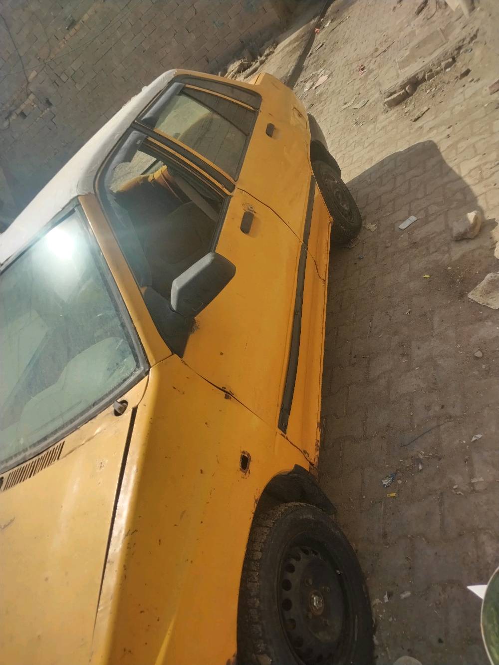 سلام عليكم سايب الفين و12راعيه موجود غرمات ماعليه مصفره كير زبد مكينه بيه دخان قليل يرادله ترتيب ب١٠ وبيه مجال الشراي رقم تليفوني *********** وتساب بي وتصال***********