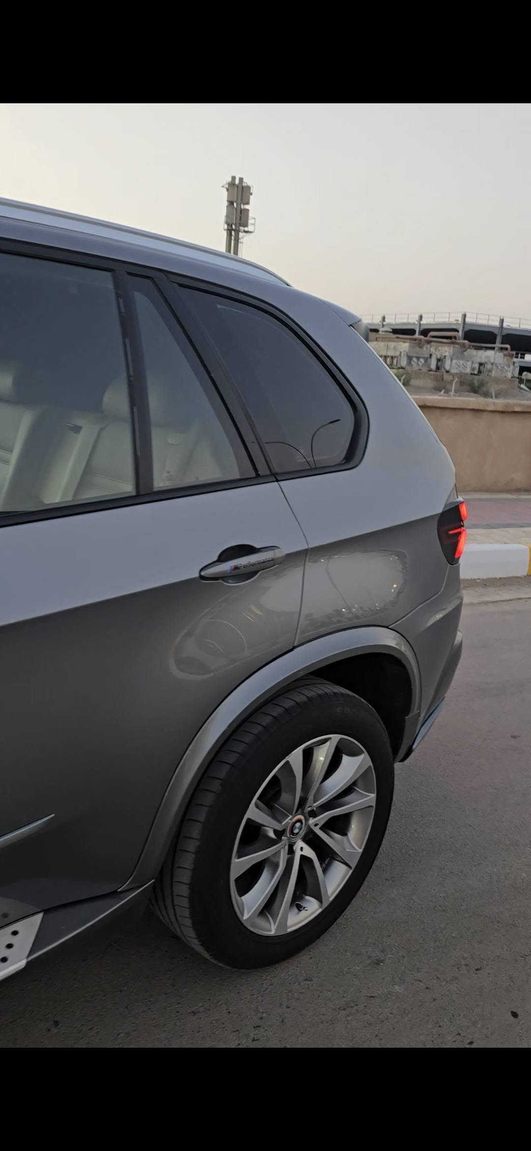 السلام عليكم X5.  2009  خليجي كفالة ماعده دعاميات صبغ لسياره فول مواصفات *********** سعر 150$ وبيه مجالي لشراي
