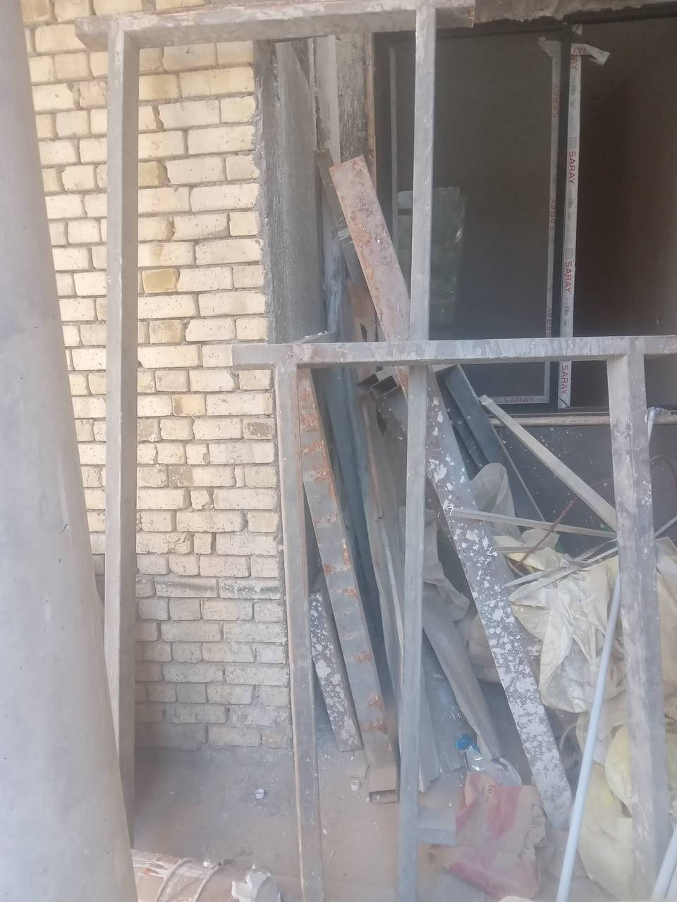 شبابيج  عدد ٥وباب واحد
