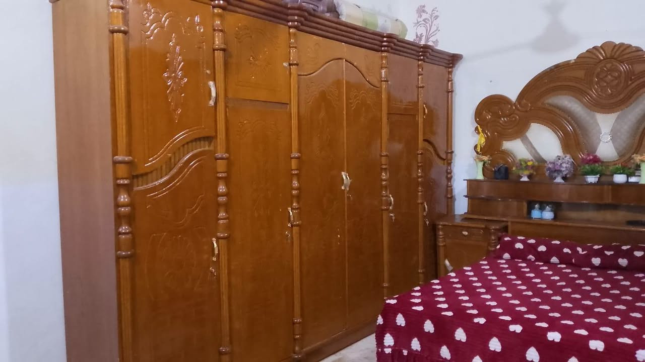 غرفه اخشاب • جديدة • مستعجل