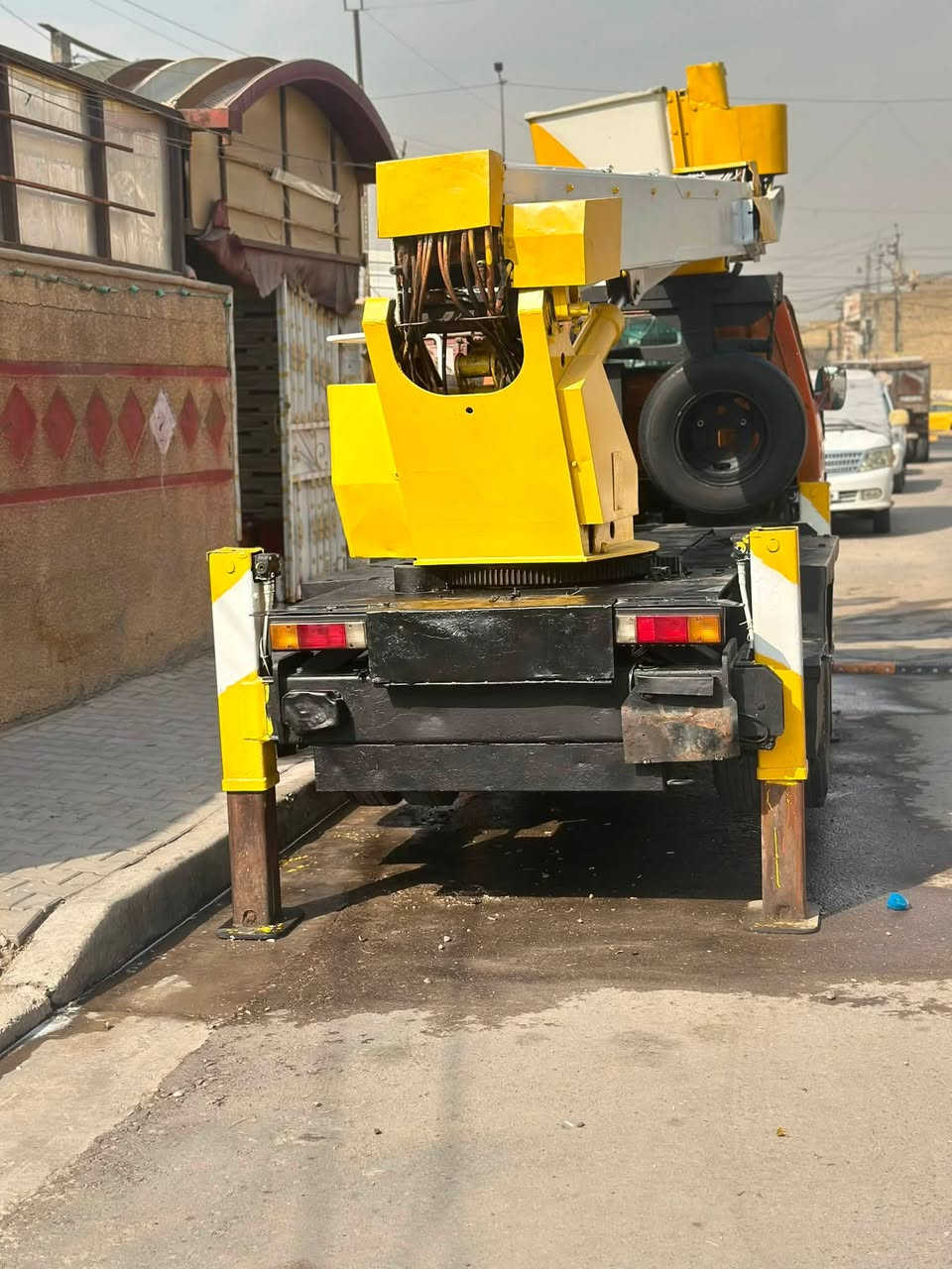 شاحنة • ارتفاع ١٤ • جاهزة للعمل